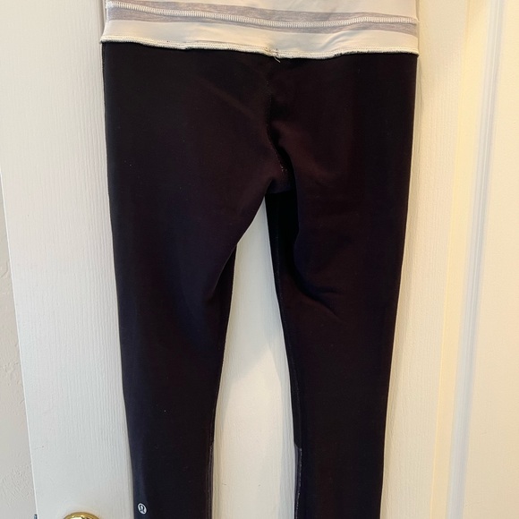 Lululemon Reversible Jogging Pants - Sz 4. Perfect for winter! - Picture 5 of 9